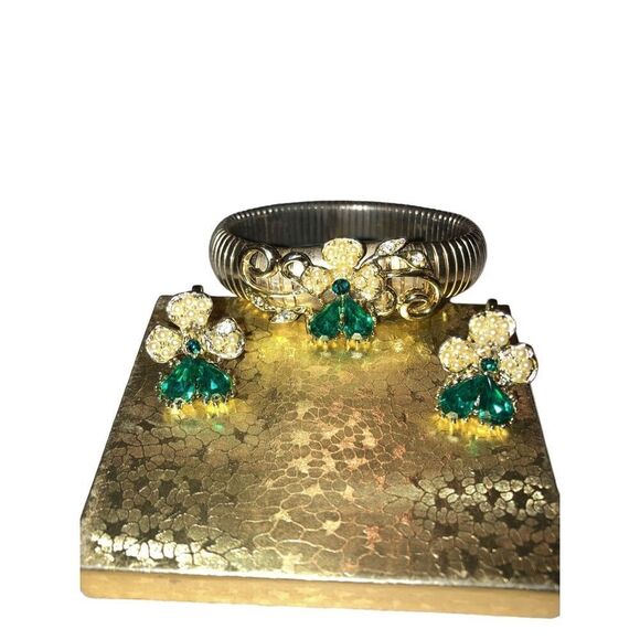 Emerald Tone Antique Jewelry Set Bracelet Cuff Earrings Emerald Tone Costume Gla - Picture 1 of 6